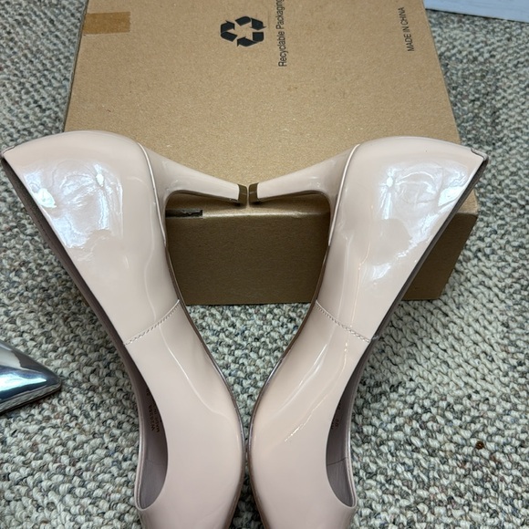NWOT - Cole Haan Vandam Pump 65 mm, Size 8B, Brushed Patent Leather - Fabulous! - Picture 16 of 17
